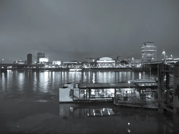 River Thames South Bank, Londres — Fotografia de Stock