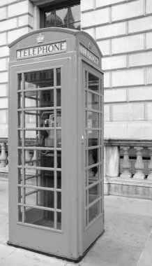 Londra telefon kulübesi