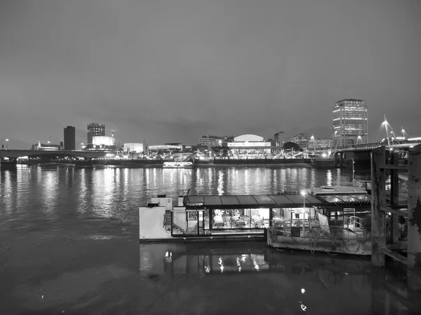 River thames south bank, Londra