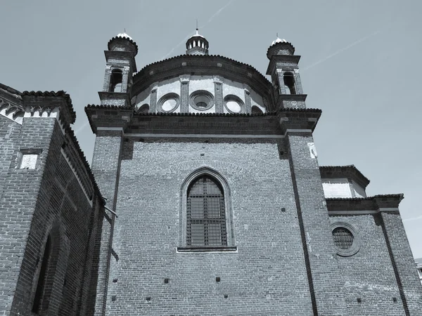 Sant Eustorgio kirke, Milano – stockfoto