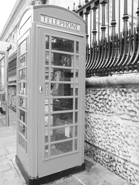 Londra telefon kulübesi — Stok fotoğraf