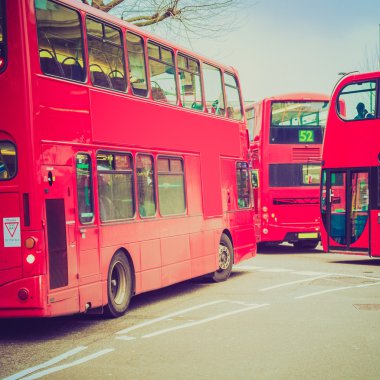Vintage bak kırmızı otobüs Londra'da