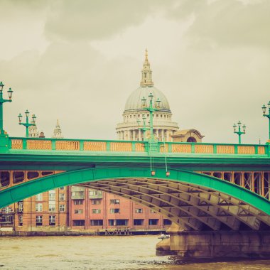 Vintage Londra'da thames Nehri bak