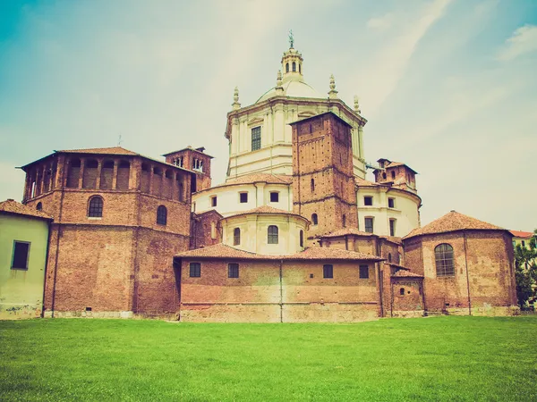 Retro titta San Lorenzo kyrka, Milano — Stockfoto