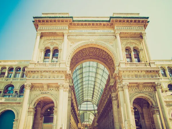 Retro olhar Galleria Vittorio Emanuele II, Milão — Fotografia de Stock