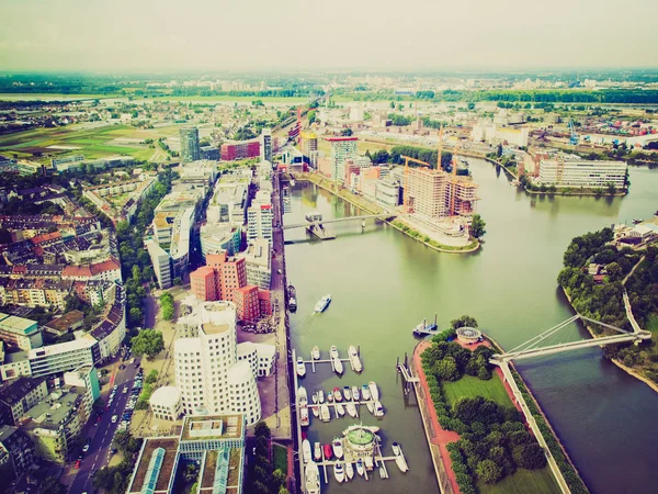 Retro kinézetét Düsseldorf mediahafen harbour — Stock Fotó