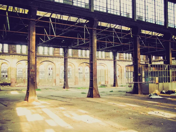 Retro olhar fábrica abandonada — Fotografia de Stock