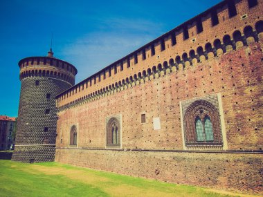 Retro görünüm castello sforzesco, milan