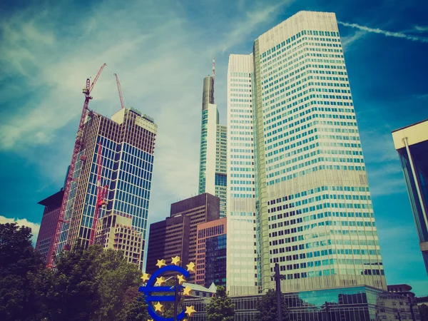 Ретро дивиться Європейський центральний банк у Франкфурті. — стокове фото