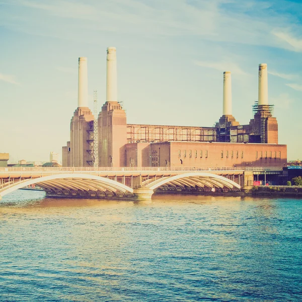 Vintage look Battersea Powerstation London — Stock Photo, Image