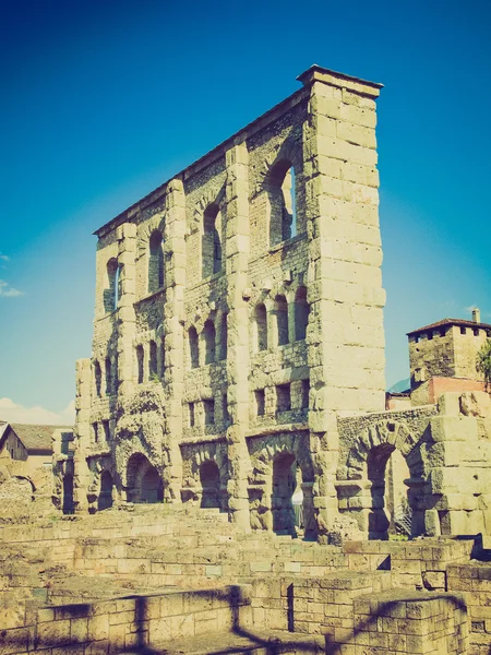 Retro ser romerska teatern Aosta — Stockfoto