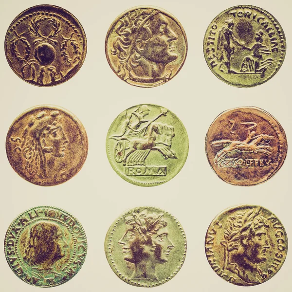 Retro olhar moeda romana — Fotografia de Stock