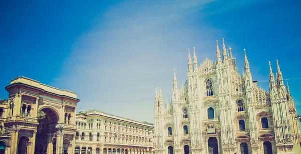 Retro titta Piazza Duomo, Milano — Stockfoto