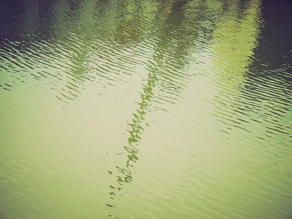 Ретро смотреть на фоне воды — стоковое фото