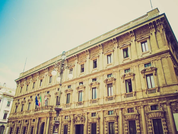 Retro görünüm city hall, milan — Stok fotoğraf