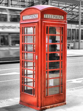 Londra telefon kulübesi