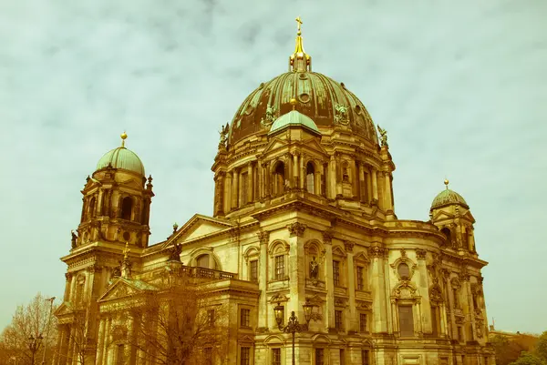 Retro op zoek berliner dom — Stockfoto