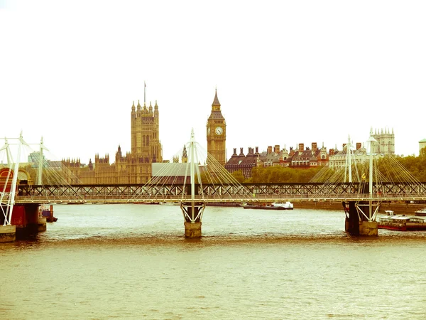 Retro op zoek rivier de Theems in Londen — Stockfoto