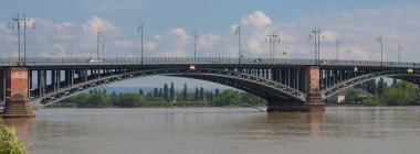 Ren Nehri Mainz