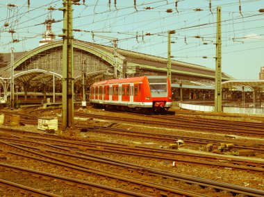 tren istasyonunda görünümlü retro