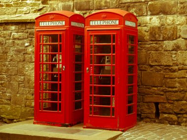 Retro görünümlü Londra telefon kulübesi