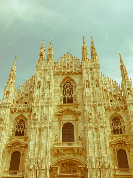 Retro görünümlü duomo, milan — Stok fotoğraf