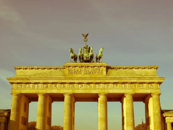 Retro görünümlü brandenburger tor, berlin — Stok fotoğraf