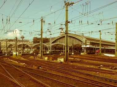 tren istasyonunda görünümlü retro