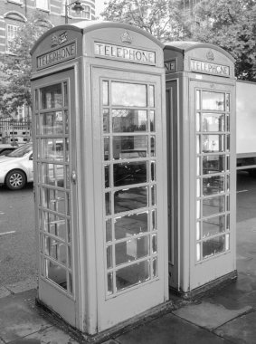 Londra telefon kulübesi