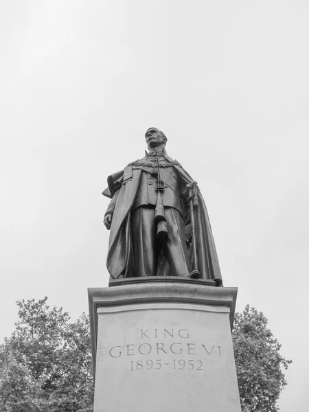 Джордж і Елізабет пам'ятка Лондона — стокове фото