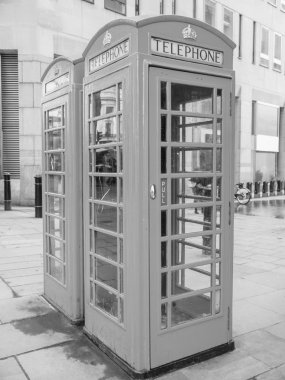 Londra telefon kulübesi