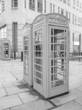 Londra telefon kulübesi