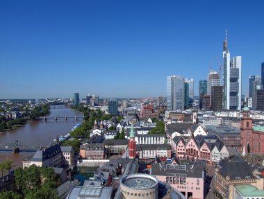 Frankfurt ben ana Almanya 'yım.