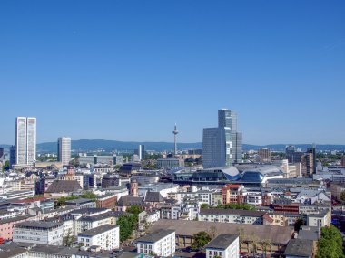 Frankfurt ben ana Almanya 'yım.