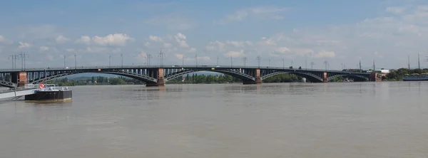 Řeka Rýn v Mohuči — Stock fotografie