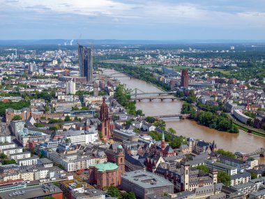 Frankfurt ben ana Almanya 'yım.