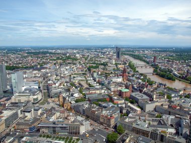 Frankfurt ben ana Almanya 'yım.