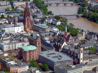 Frankfurt ben ana Almanya 'yım.