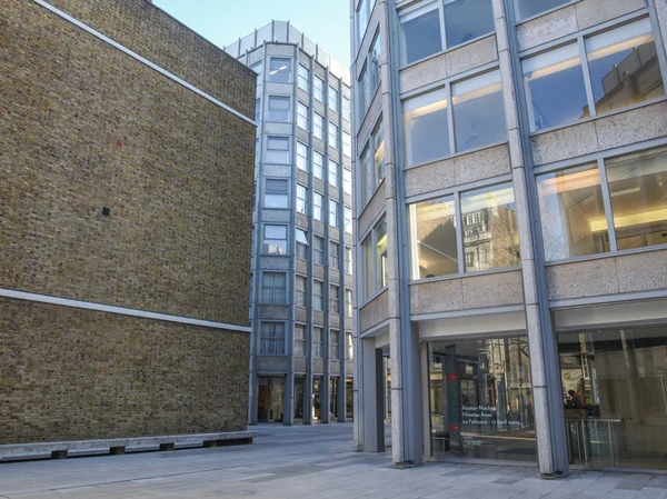 Londra'da bina ekonomist