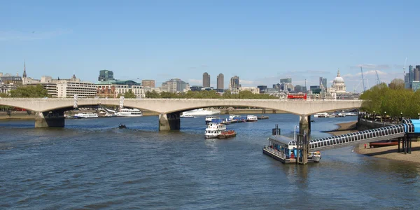 Floden Thames i London — Stockfoto