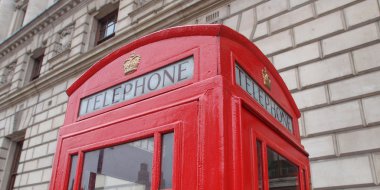 Londra telefon kulübesi