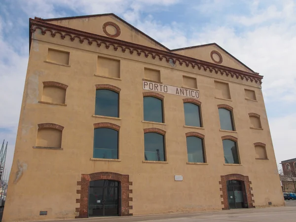 Oude haven dokken in Genua — Stockfoto