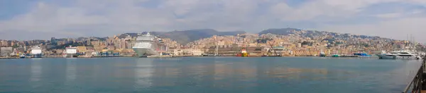Генуэзский панорамный порт — стоковое фото