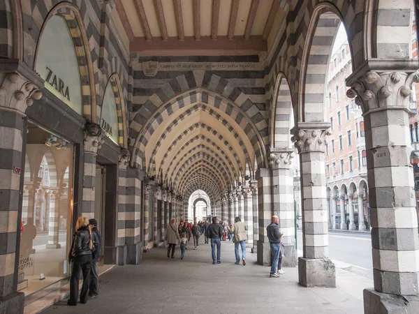 Via XX Settembre colonnato a Genova — Foto Stock