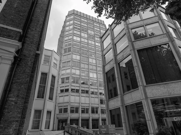 黑色和白色的经济学家，伦敦的建筑物 — 图库照片
