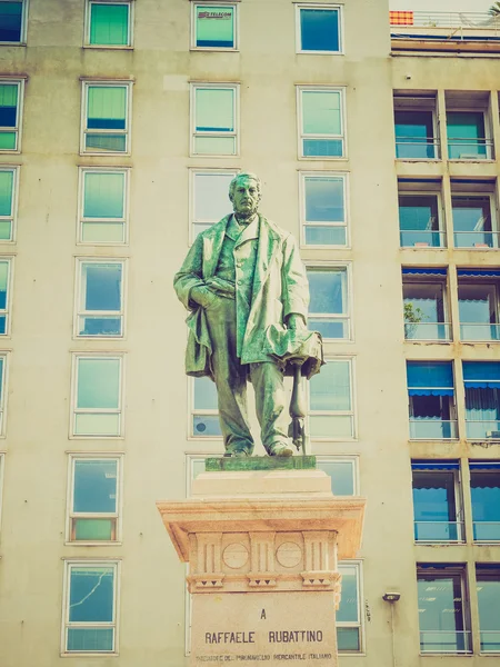 Statue rétro Raffaele Rubattino à Gênes — Photo