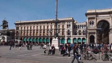 piazza duomo milan turist