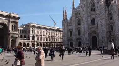 piazza duomo milan turist