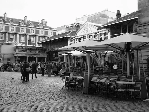 Černé a bílé covent garden Londýn — Stock fotografie