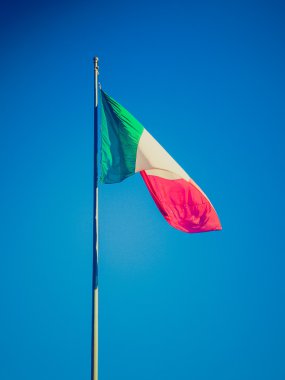 İtalyan bayrağına bak